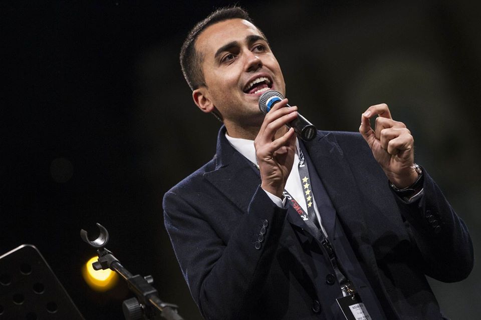 Di Maio: “Reddito di cittadinanza solo agli italiani”