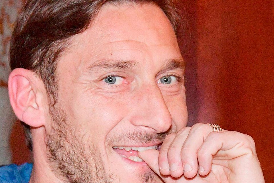 Francesco Totti, “Un capitano” stasera su Sky uno speciale sul campione romanista