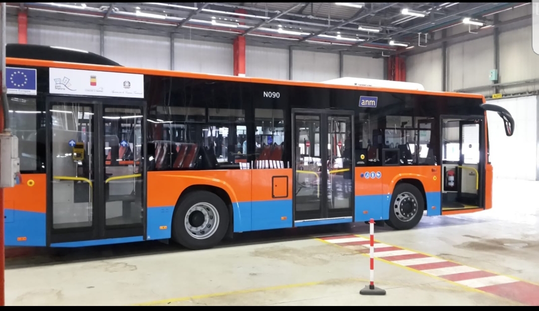 Trasporti a Napoli. Arrivano 52 nuovi autobus super tecnologici