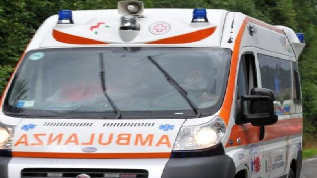 Sant’Anastasia. Spari all’impazzata all’esterno di un bar, tre feriti