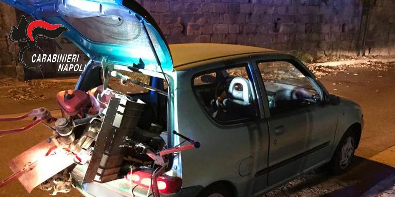 ﻿﻿Pozzuoli. Non si ferma all’alt dei carabinieri: abbandona auto con macchinari agricoli rubati e fugge