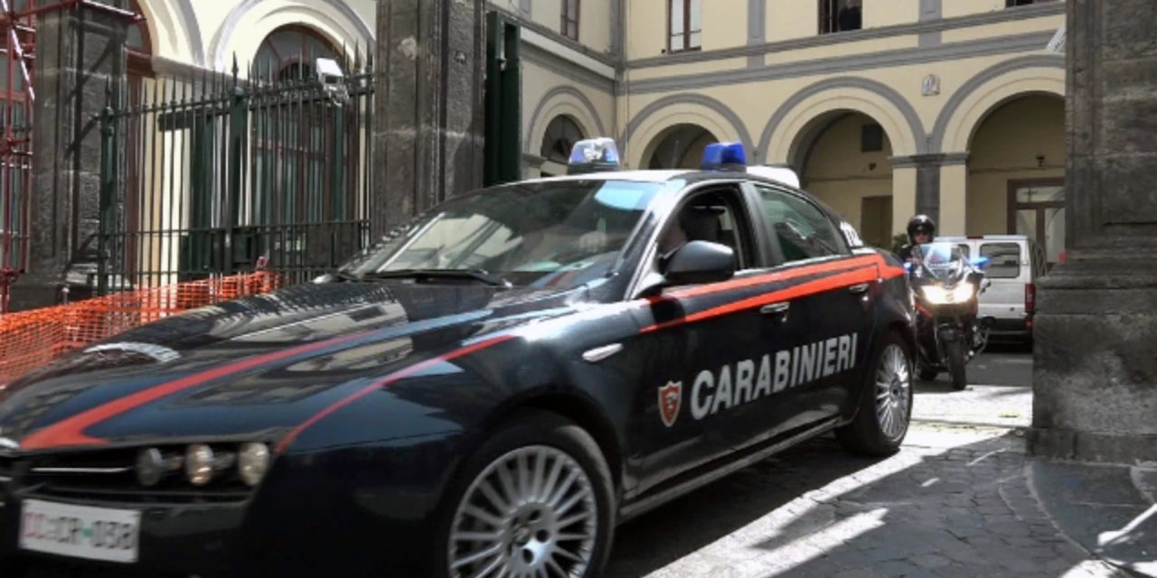Controlli straordinari dei Carabinieri a Napoli: oltre 10mila persone controllate