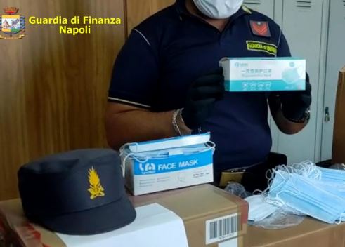 Sequestrate dalla Guardia di finanza di Napoli 73.000 mascherine non a norma