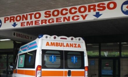 Anziana donna muore in ospedale a Salerno, parenti aggrediscono medico