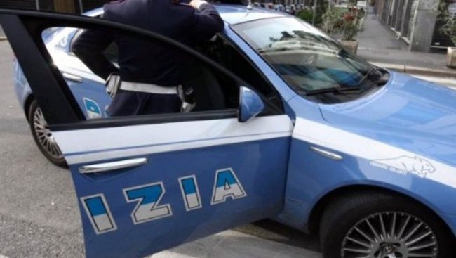 Napoli. Ha aggredito per futili motivi la madre: la polizia arresta giovane