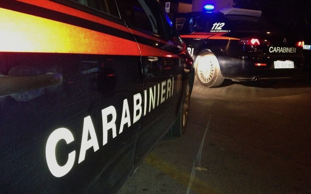 Controlli anti Covid dei carabinieri a Torre Annunziata: disposta la sospensione temporanea di un bar