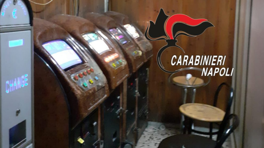 Controlli dei carabinieri a Casandrino: trovati un bar slot machines illegali, sanzionata la titolare