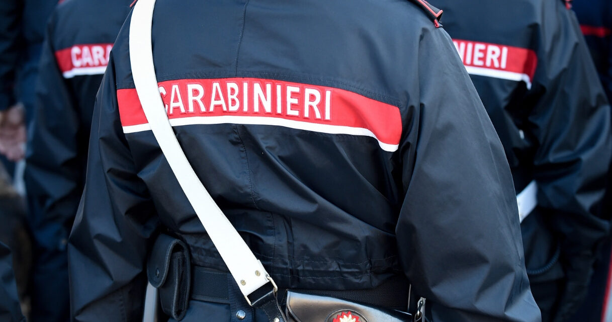 Sant’Antonio Abate. 51enne arrestato dai carabinieri, aveva in cantina droga e polvere nera infiammabile