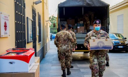 Caserta. Il grande cuore dei militari della brigata bersaglieri “Garibaldi”: donati oltre tre tonnellate di alimenti alla Caritas