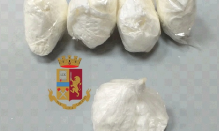 Servizio di controllo della polizia a Secondigliano, identificate circa 100 persone, sequestrata droga