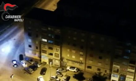 Afragola. Blitz dei carabinieri nel quartiere Salicelle contro il contrabbando di sigarette: 13 persone arrestate