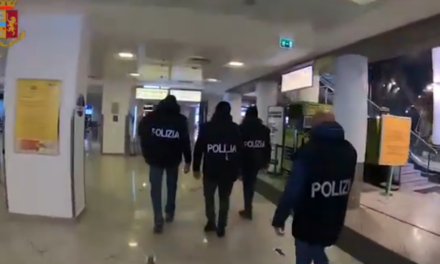 Rubavano oggetti dai bagagli all’aeroporto di Capodichino: 13 indagati