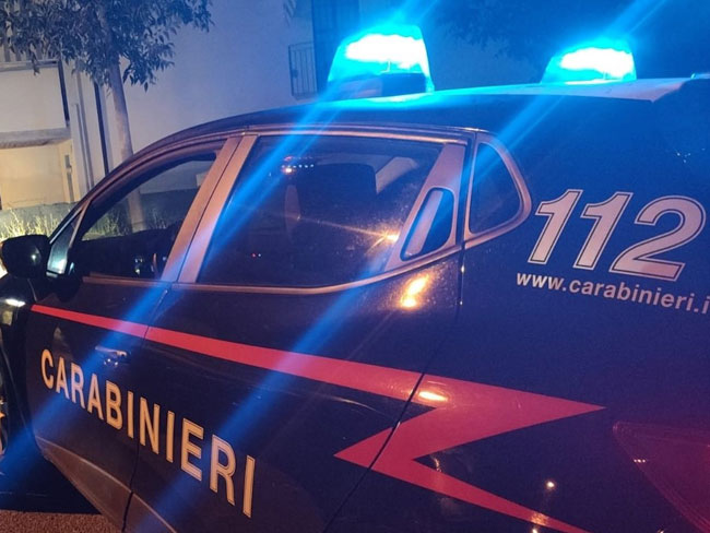 Afragola. Uomo fermato dai carabinieri nei pressi di un seggio elettorale con volantini elettorali e 900 euro