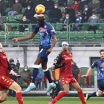 Il Napoli vola con Osimhen e Petagna, battuto il Venezia per 2 a 0