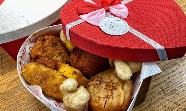 Il regalo perfetto per San Valentino? Un cuoppo fritto in una scatola a forma di cuore