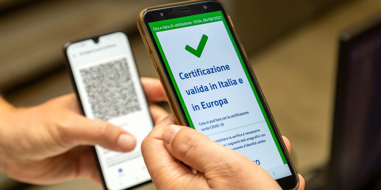 Super green pass. Obbligo per gli over 50 per poter lavorare, l’Italia è l’unico paese che introduce nuove misure