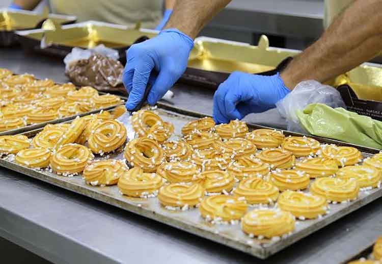 Ricetta Via col Vento, piccoli dolcetti della pasticceria Colmayer. La ricetta nata nel 1989