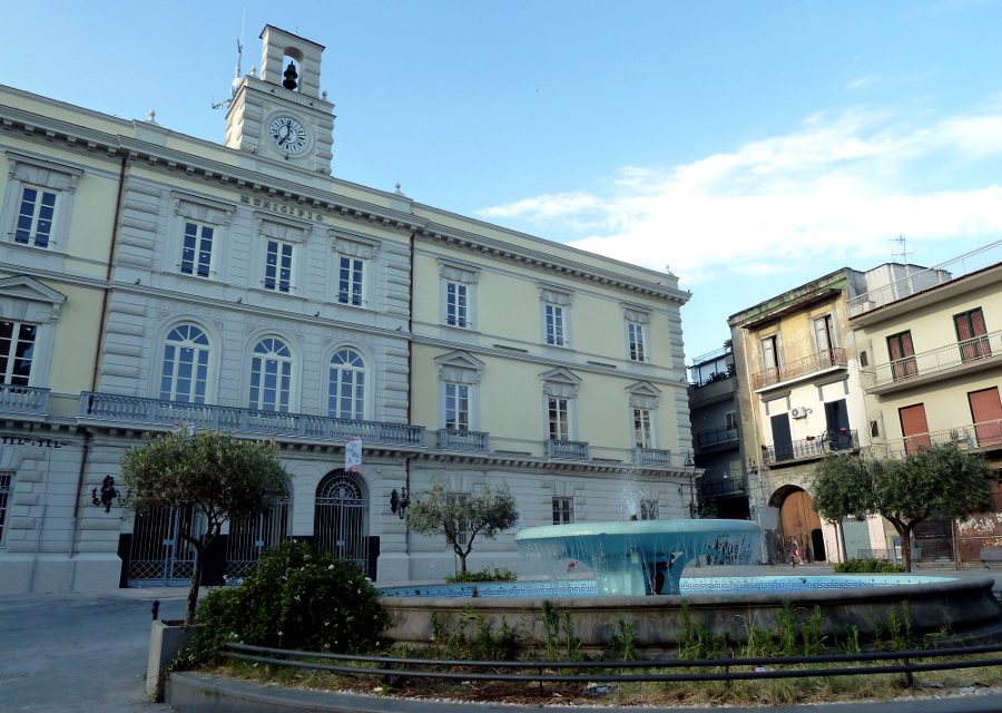 Afragola. Installate le colonnine SOS collegate alle centrali operative della Polizia Municipale e della stazione dei Carabinieri di Afragola