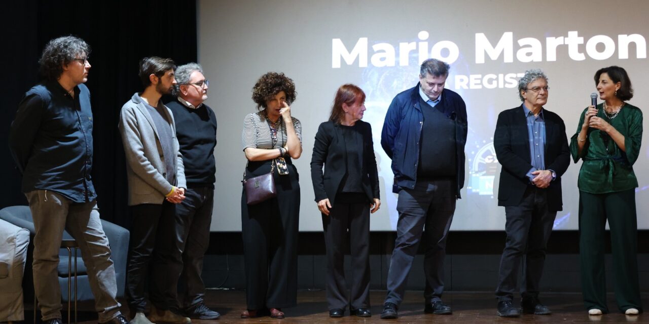 Neap Film Festival: ecco i vincitori Mario Martone ai giovani: «Vivete la sala cinematografica»
