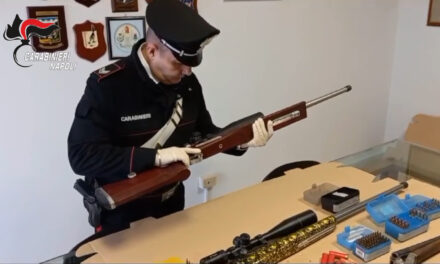 Scoperte armi e droga ad Afragola e Cardito: blitz dei carabinieri