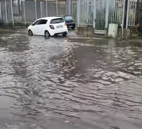 Casoria. Allagamenti e disagi in diverse zone della città, domani scuole chiuse